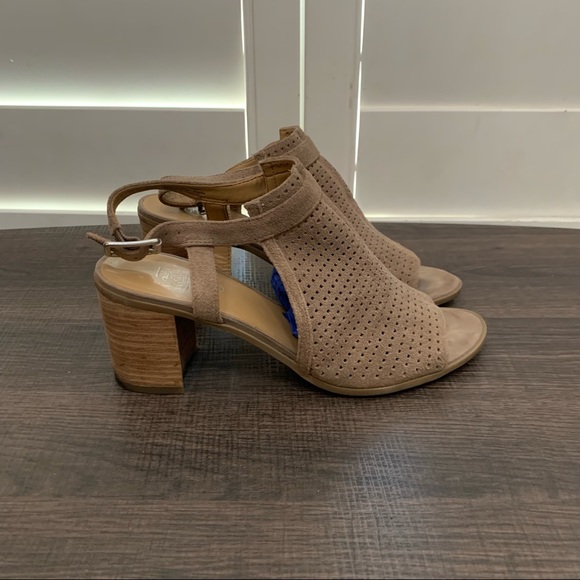 Franco Sarto Harlet 2 perforated leather sandal size 7.5 - Picture 5 of 14